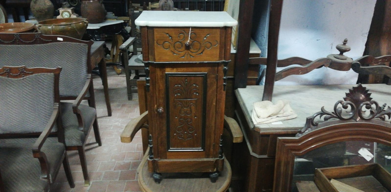 mesilla alfonsina en tienda de antigüedades en Zaragoza