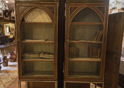 Armarios, librerías y vitrinas antiguas