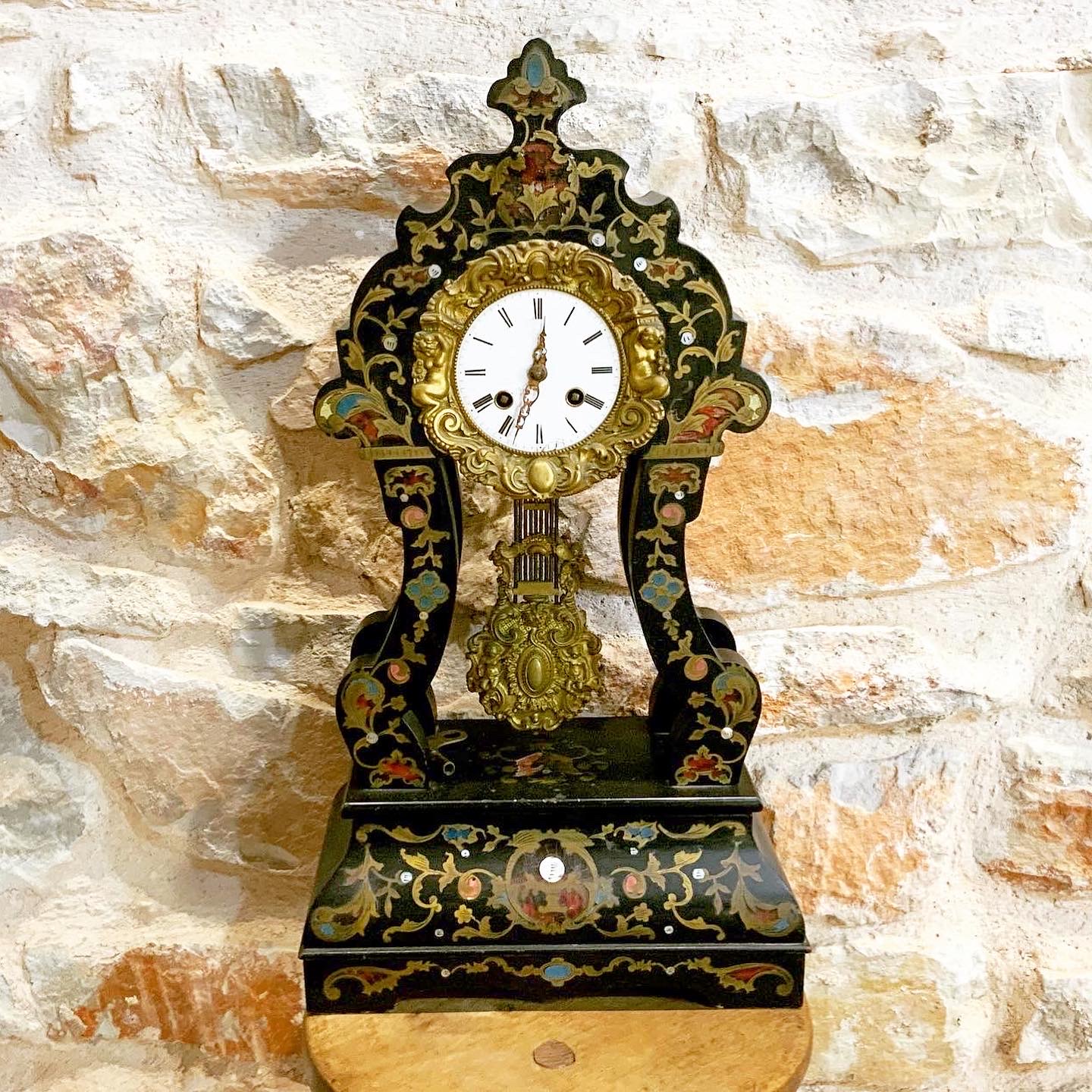 Reloj antiguo decorativo