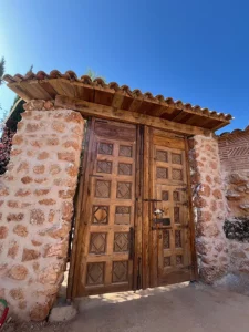 El estilo mediterráneo en casa: luz, materiales y piezas con historia